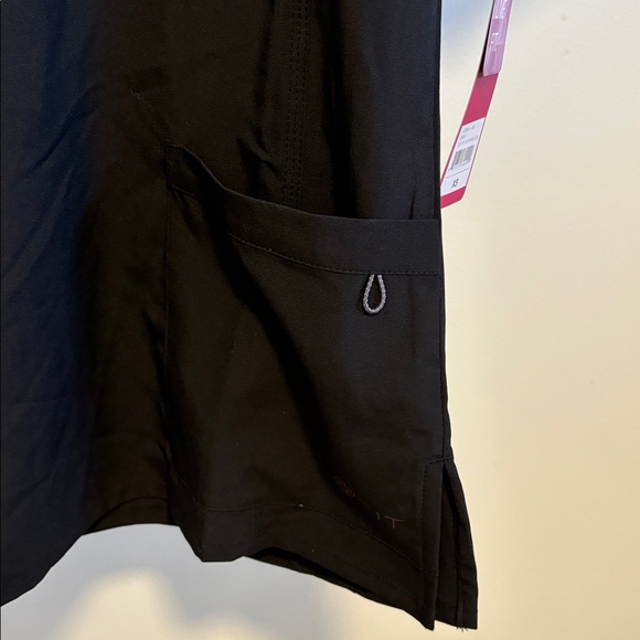 White Cross Fit scrub top. - Picture 3 of 7